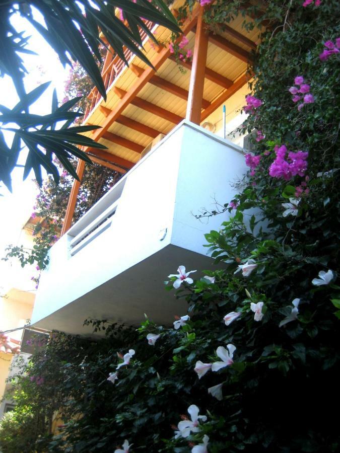Corina Apartments Sitia  Exteriör bild